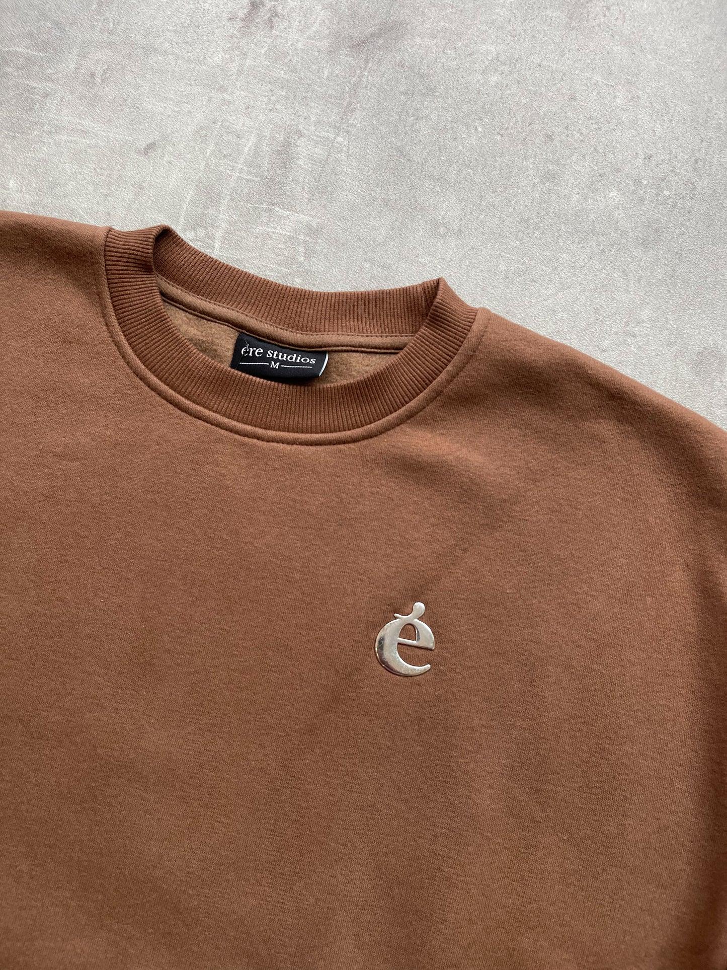 Ére Studios Sweater braun