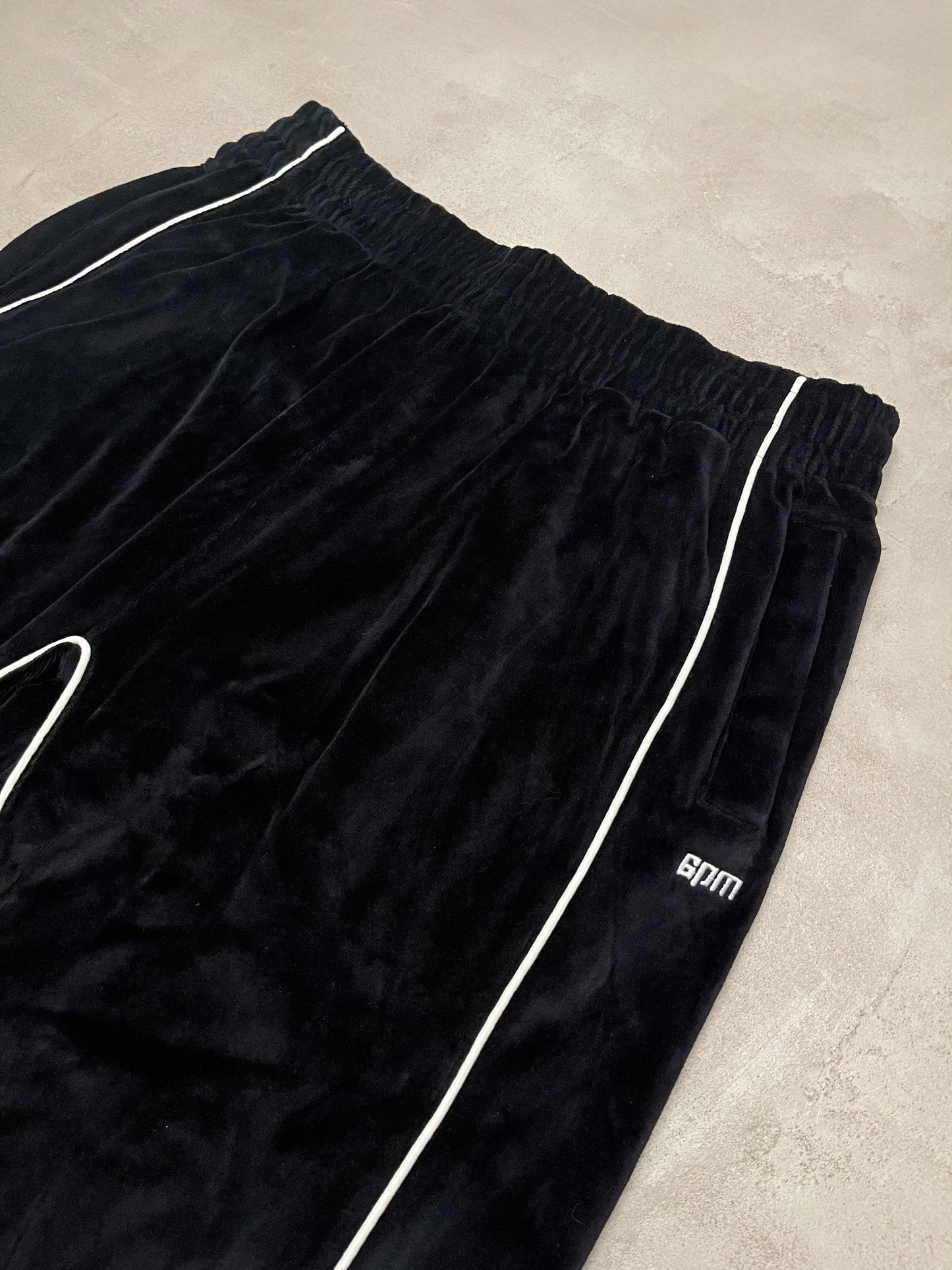 6PM Velvet Trackpants schwarz