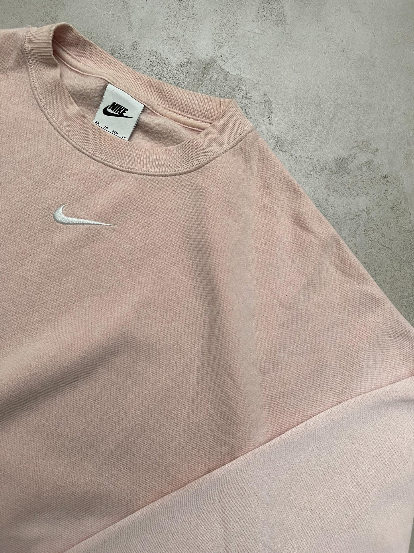 Nike Center Swoosh Sweater Pink